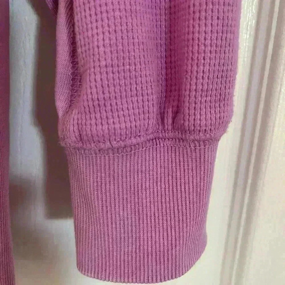 Waffle Design Styled Sweatshirt - Picture 3 of 5